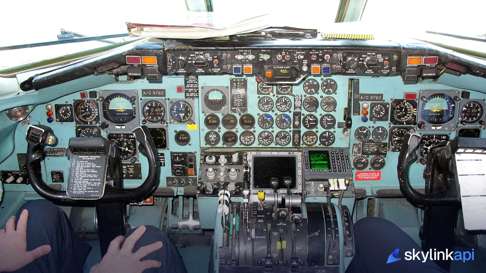 The flight deck of a McDonnell Douglas DC-9
