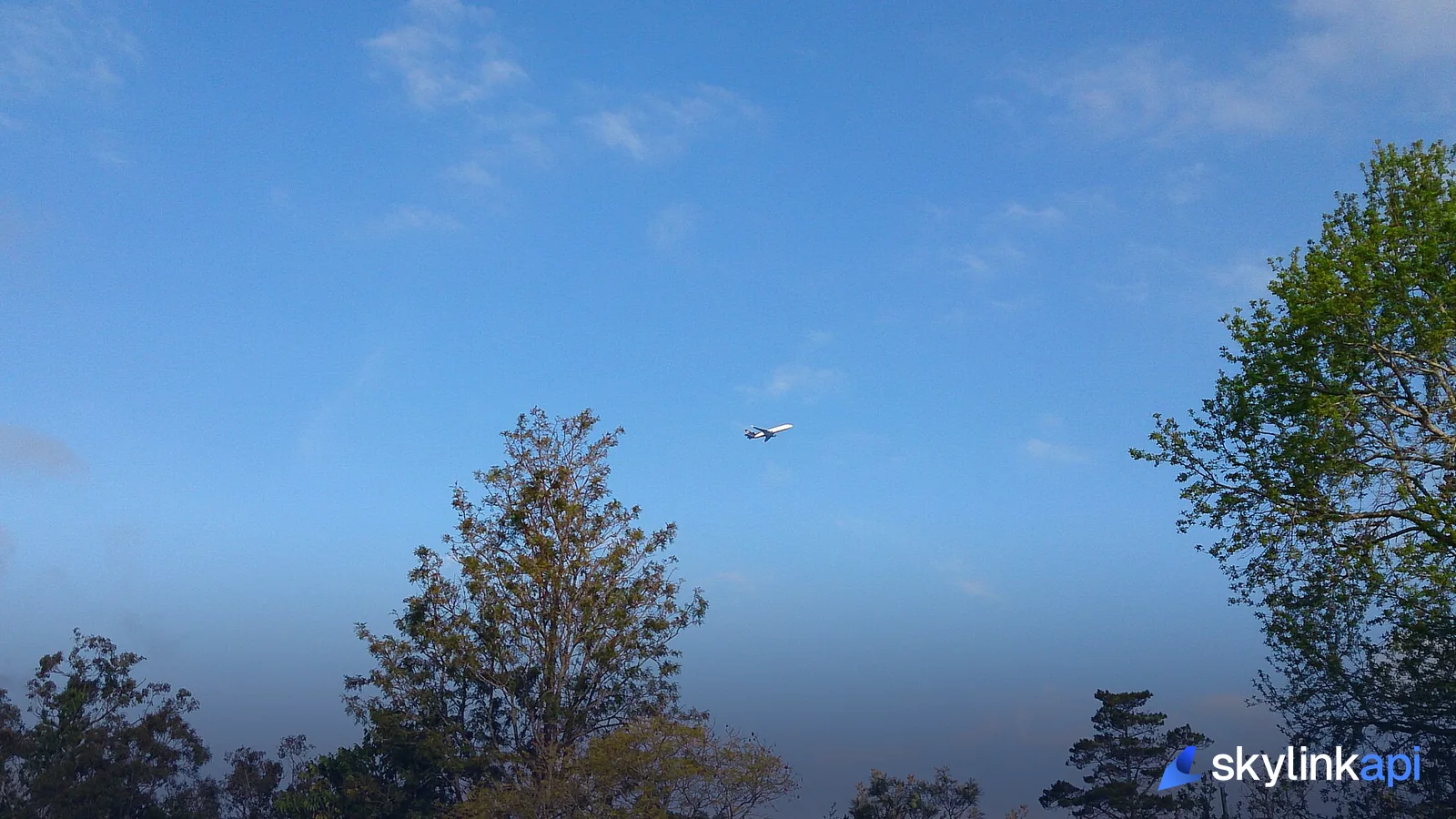 A commercial airliner in flight, the kind of aircraft MLAT can locate