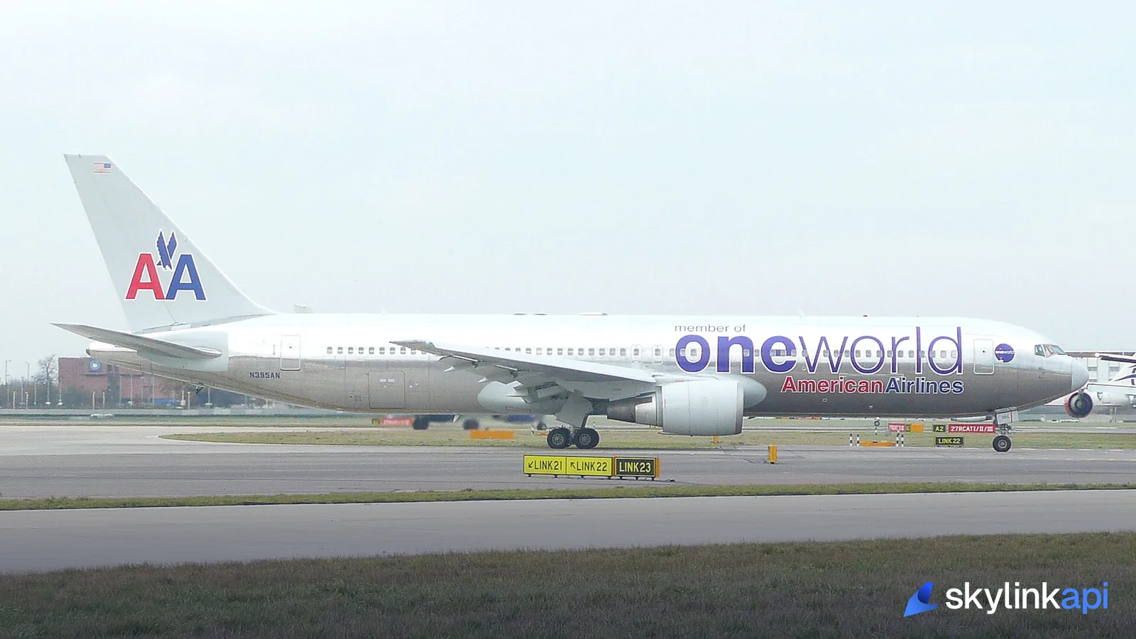 An American Airlines Boeing 767 waiting to take off